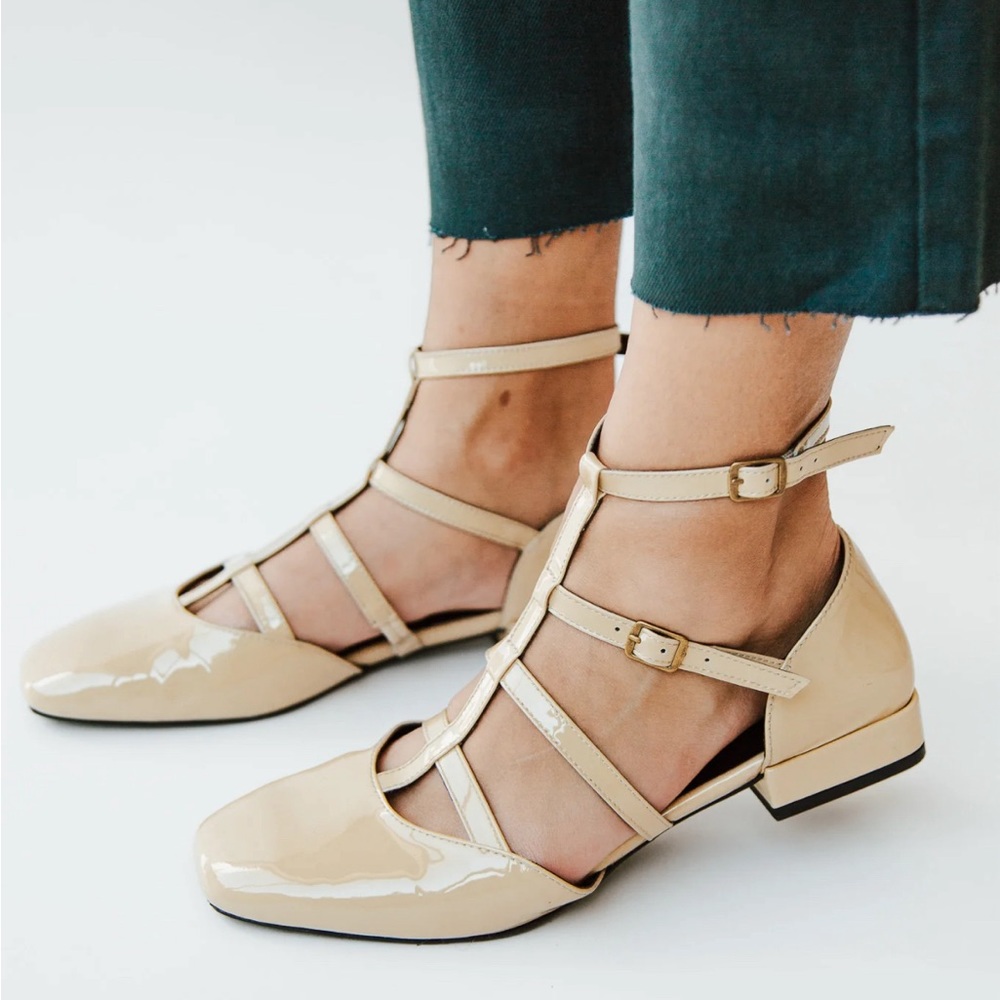 NWT Seychelles Strappy Mary Jane Ballerina Flat Beige, Never Been Worn!